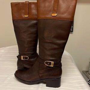 Two Tone Brown boots. 🌹